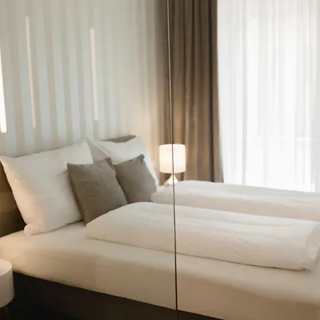 Apartment Haus Karlsbad By Seebnb Velden am Woerthersee